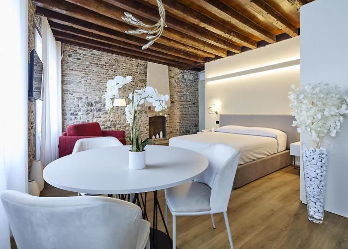 Sarpi & ゲストハウス