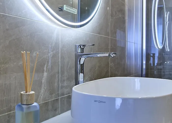 Sarpi & ゲストハウス