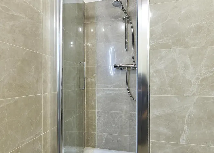 ゲストハウス Sarpi & ウーディネ