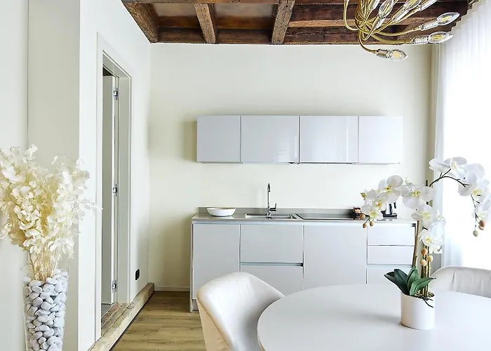 ゲストハウス Sarpi & 4*