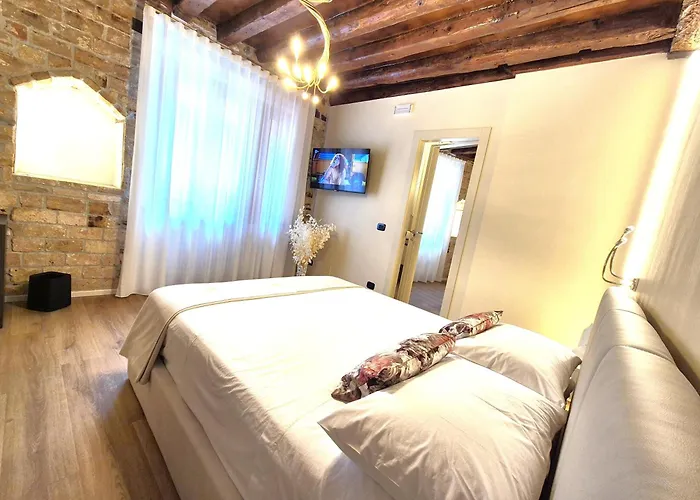 Sarpi & ゲストハウス